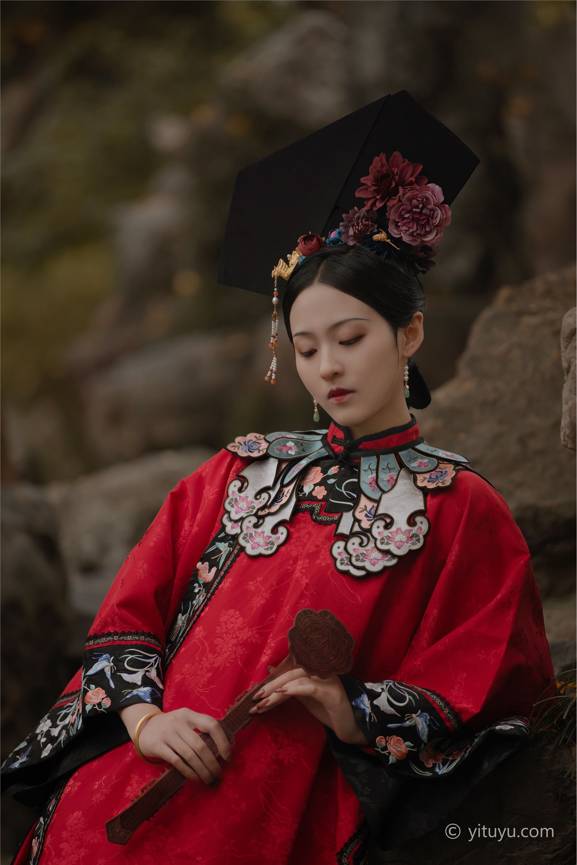 YITUYU艺图语 2021.08.10 晚秋 苏苏